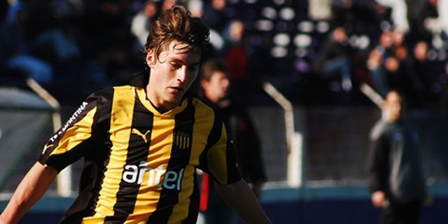 Guillermo Varela Jadi Rekrutan Pertama Moyes di MU