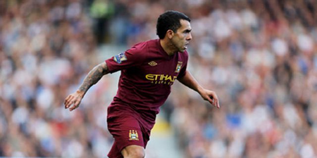 Bersiap Kehilangan Suarez, Liverpool Incar Tevez?