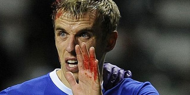 Phil Neville Umumkan Gantung Sepatu