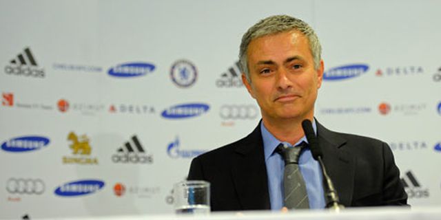 Mourinho: Rooney Harus Buat Dirinya Bahagia Mourinho: Rooney Harus Buat Dirinya Bahagia