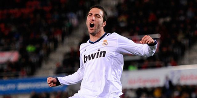 Transfer Higuain ke Juve Tergantung Suarez dan PSG