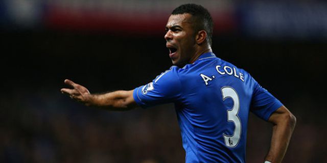 Ketahuan Merokok, Ashley Cole Bisa Didepak Mourinho Ketahuan Merokok, Ashley Cole Bisa Didepak Mourinho