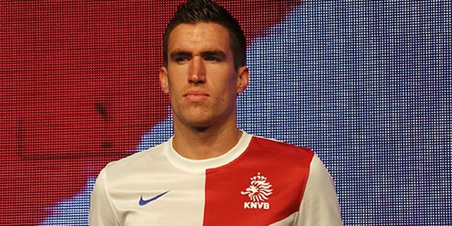 Kevin Strootman Prioritaskan Liga Inggris