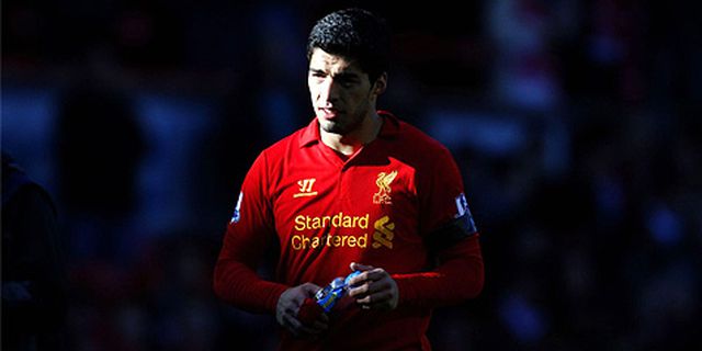 Carragher Yakin Suarez Tak Ulangi Kesalahan Torres