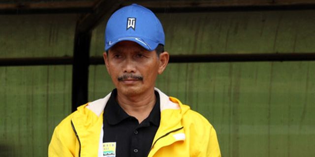 Jajang Sesalkan Serangan Anarkis ke Bus Persib Jajang Sesalkan Serangan Anarkis ke Bus Persib