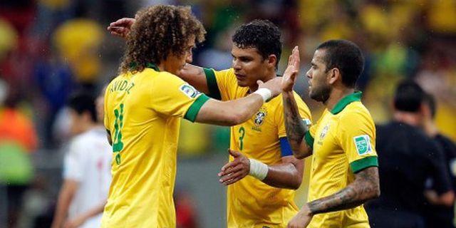 Barca Intai Thiago Silva dan David Luiz di Brasil