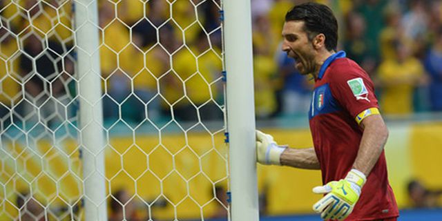 Buffon: Italia Bermain Baik, Tapi Harus Berhenti Kebobolan