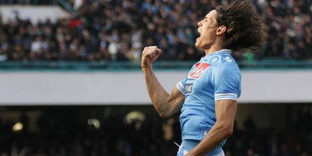 United Ikut Latah Kejar Cavani