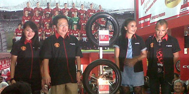Kotak Siap Mendunia Lewat Old Trafford Kotak Siap Mendunia Lewat Old Trafford