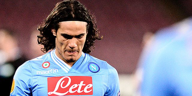 Cavani Tuding Napoli Menghargainya Terlalu Mahal Cavani Tuding Napoli Menghargainya Terlalu Mahal