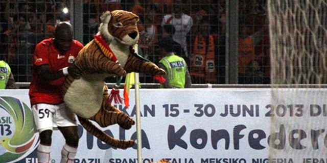 Persija Berpesta ke Gawang Persita