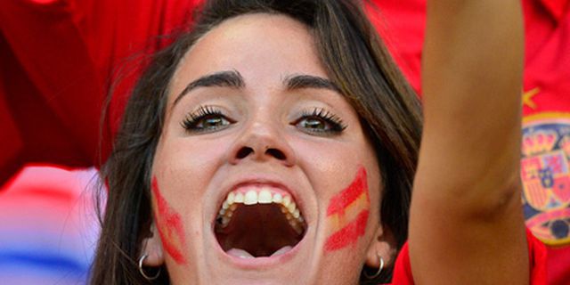 Aksi Suporter Spanyol vs Italia Aksi Suporter Spanyol vs Italia