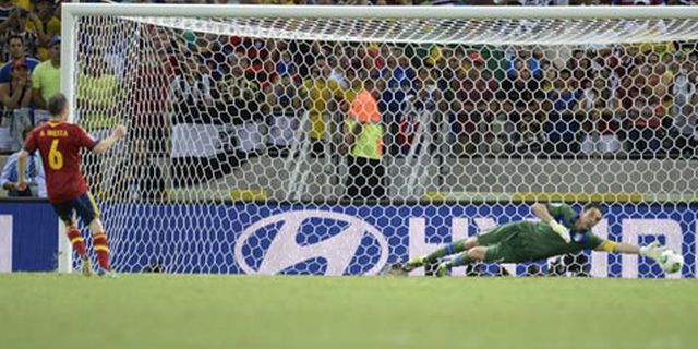 Buffon Sesalkan Penalti Iniesta