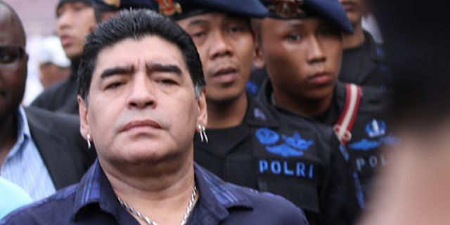 Harga Tiket Coaching Clinic Maradona di Surabaya Anjlok