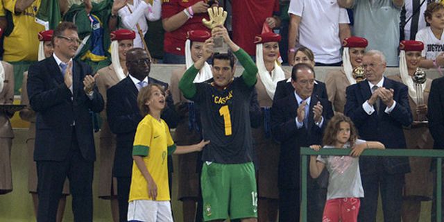 Tukar Kostum Dengan Casillas, Julio Cesar Ungkapkan Simpati