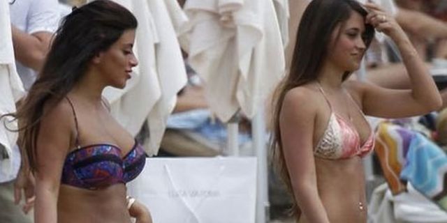 Pacar Messi dan Fabregas Pamer Keseksian di Ibiza