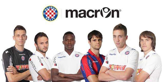Detail Jersey: Hajduk Split Home dan Away 2013-2014