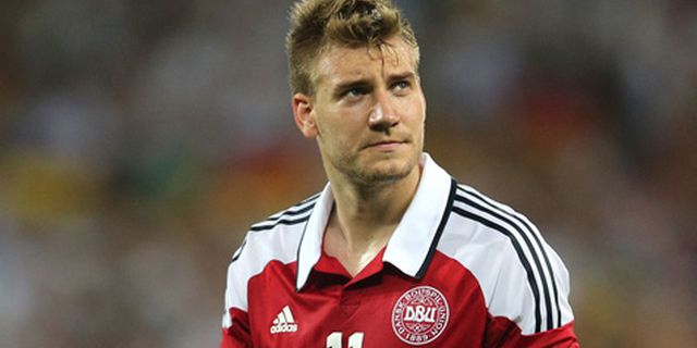 Belum Gabung, Bendtner Sudah Diledek Legenda Frankfurt 