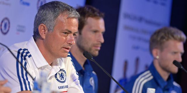 Mou: Cech Terbaik, Tapi Butuh Kompetitor Sempurna