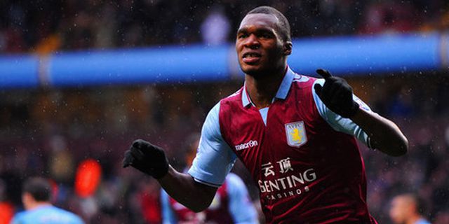Demi Benteke, Tottenham Sodorkan Empat Pilar
