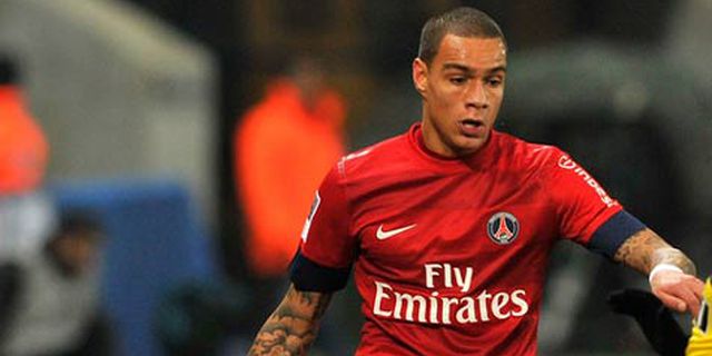 Inter Akui Sedang Nego Van der Wiel