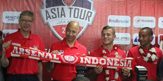 Dua Bintang Arsenal Sapa Fans Dengan Main Tenis Meja Dua Bintang Arsenal Sapa Fans Dengan Main Tenis Meja