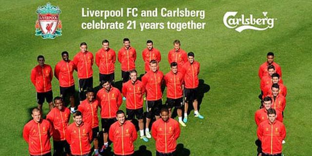 Liverpool Rayakan 21 Tahun Bersama Carlsberg