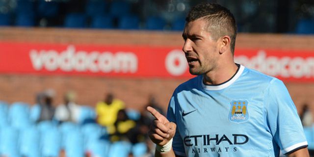 Manchester City Tak Berkenan Melepas Kolarov