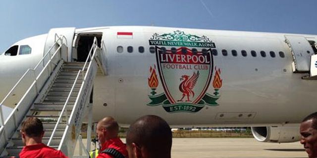 Pemain Liverpool Kagumi Desain Khusus Pesawat Garuda Indonesia