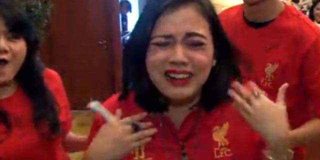 Cewek Indonesia Ini Dibikin Gerrard Menangis