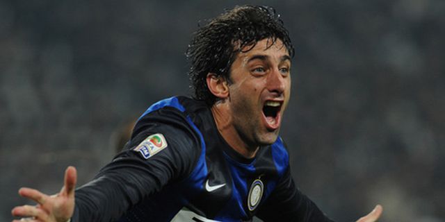 Milito Harapkan Mazzarri Ulangi Tuah Mourinho Milito Harapkan Mazzarri Ulangi Tuah Mourinho