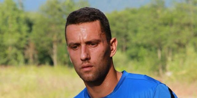 Verona Resmi Dapatkan Jankovic