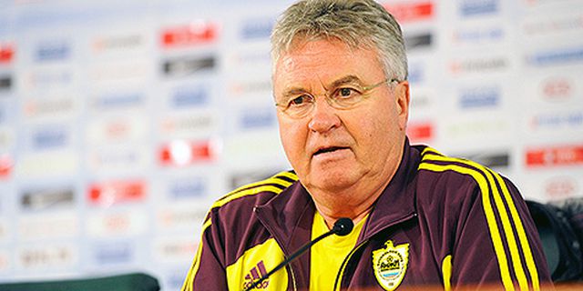 Hiddink Mundur Dari Anzhi Untuk Gabung Barca?