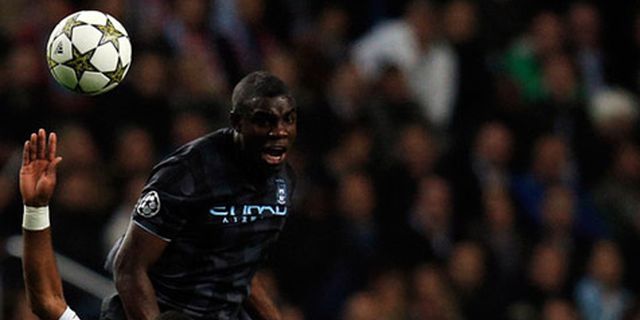 Micah Richards Bantah Ingin Tinggalkan City