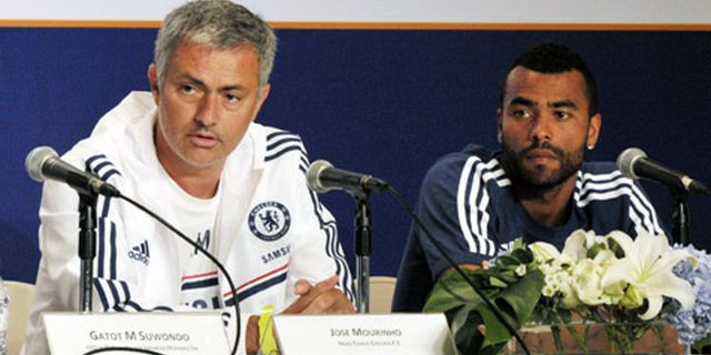 Faktor Mourinho Buat Ashley Cole ke Chelsea Faktor Mourinho Buat Ashley Cole ke Chelsea