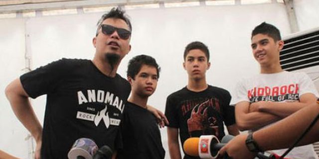 Ahmad Dhani Jagokan Chelsea, Ayu Tingting Dukung Indonesia
