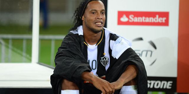 Usai Juara Copa Libertadores, Ronaldinho Malah Puji Messi Usai Juara Copa Libertadores, Ronaldinho Malah Puji Messi