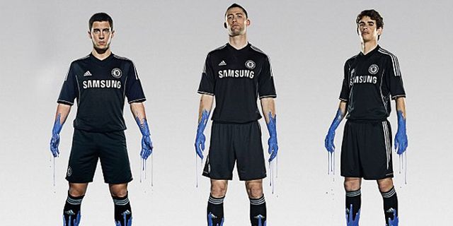 Detail Jersey: Chelsea Ketiga 2013-2014