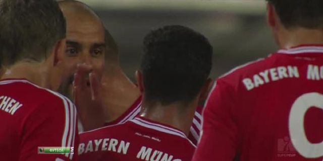 Video: Guardiola Juga Pernah Tampar Messi dan Alves Video: Guardiola Juga Pernah Tampar Messi dan Alves