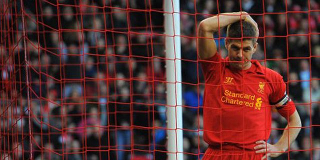 Gerrard: Messi dan Ronaldo Terbaik, Lalu Ada Suarez Gerrard: Messi dan Ronaldo Terbaik, Lalu Ada Suarez