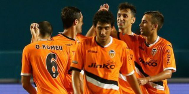 Valencia Jungkalkan Everton Valencia Jungkalkan Everton