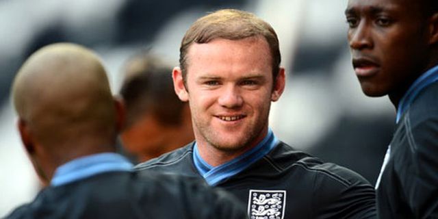 Hogdson Siapkan Rooney dan Wilshere Hadapi Skotlandia