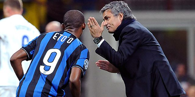 Jika Rooney Gagal, Mou Inginkan Eto'o di Chelsea?