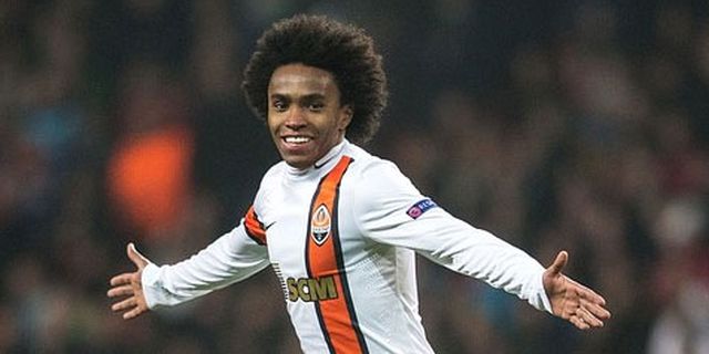 Liverpool dan Spurs Bersaing Bajak Willian Dari Anzhi