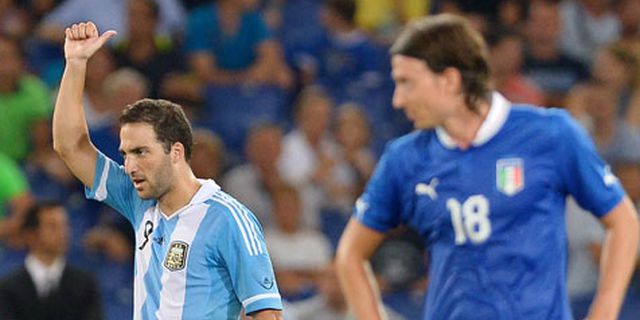 Review: Argentina Masih di Atas Italia