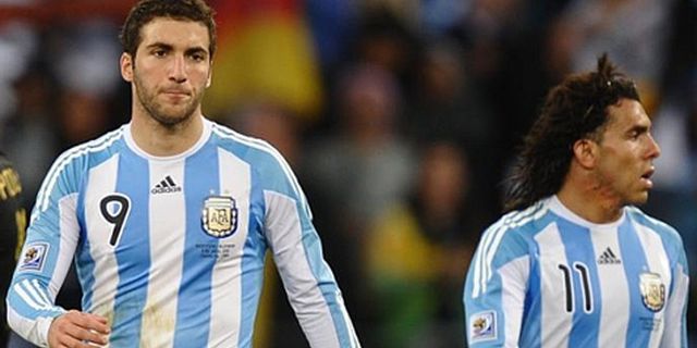 Cambiasso Senang Tevez dan Higuain Datang ke Serie A