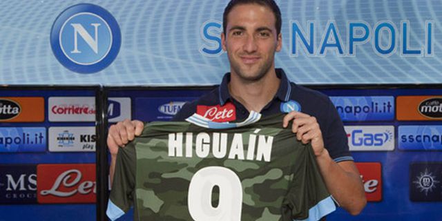 'Higuain Lebih Kolektif Ketimbang Cavani'