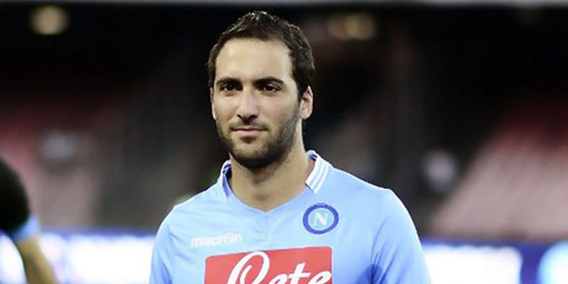 Higuain Berlatih Terpisah Usai Kecelakaan