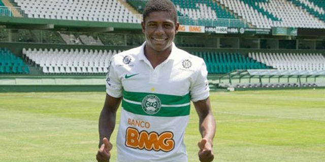 Man City Semakin Dekat Dapatkan 'New Roberto Carlos' Man City Semakin Dekat Dapatkan 'New Roberto Carlos'