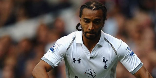 Spurs Lepas Assou-Ekotto dan Tom Carroll ke QPR